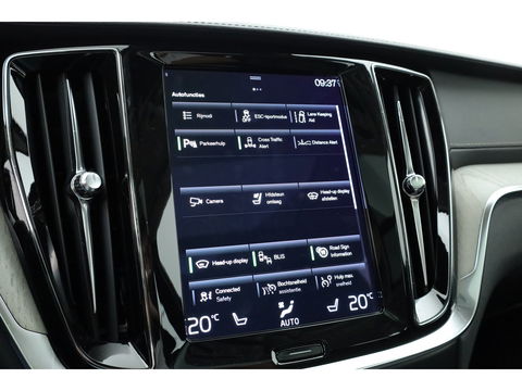 Volvo V60 Cross Country 2.0 B5 AWD Pro | Full Option | Pano | Massage | B&W audio | Ventilatie | HUD | Trekhaak