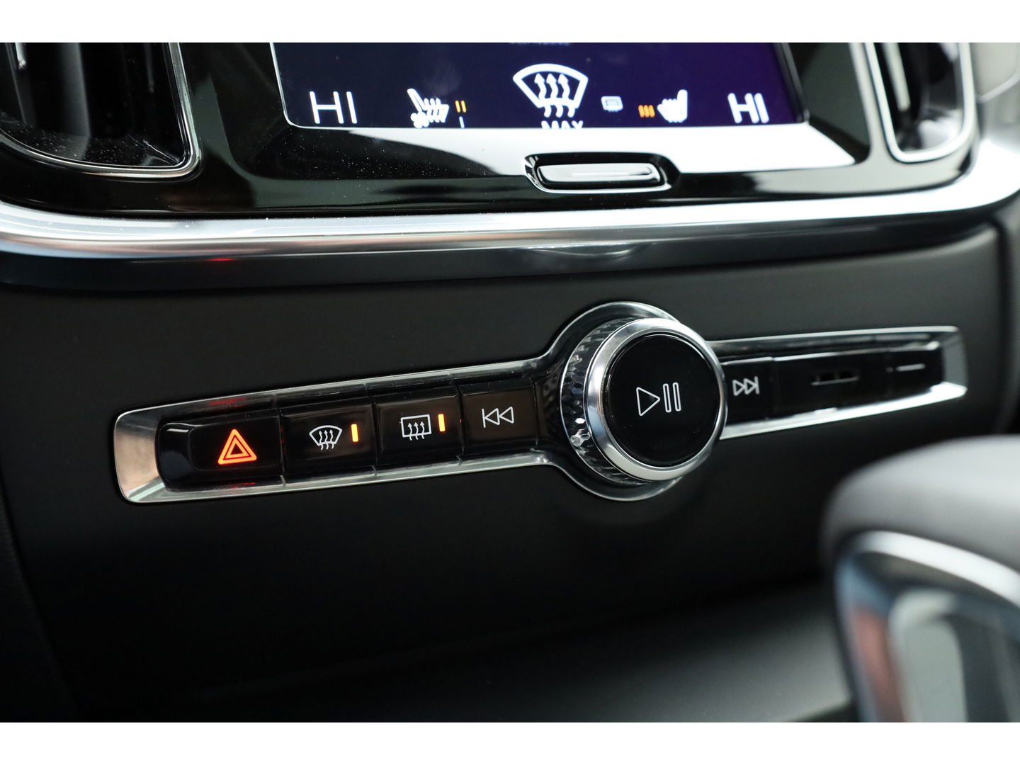 Volvo V60 Cross Country 2.0 B5 AWD Pro | Full Option | Pano | Massage | B&W audio | Ventilatie | HUD | Trekhaak