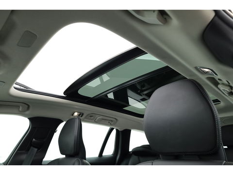 Volvo V60 Cross Country 2.0 B5 AWD Pro | Full Option | Pano | Massage | B&W audio | Ventilatie | HUD | Trekhaak