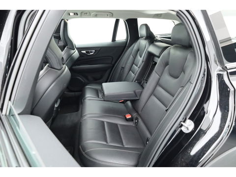 Volvo V60 Cross Country 2.0 B5 AWD Pro | Full Option | Pano | Massage | B&W audio | Ventilatie | HUD | Trekhaak