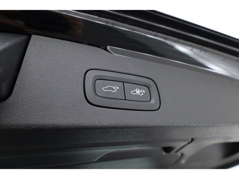 Volvo V60 Cross Country 2.0 B5 AWD Pro | Full Option | Pano | Massage | B&W audio | Ventilatie | HUD | Trekhaak