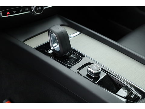 Volvo V60 Cross Country 2.0 B5 AWD Pro | Full Option | Pano | Massage | B&W audio | Ventilatie | HUD | Trekhaak