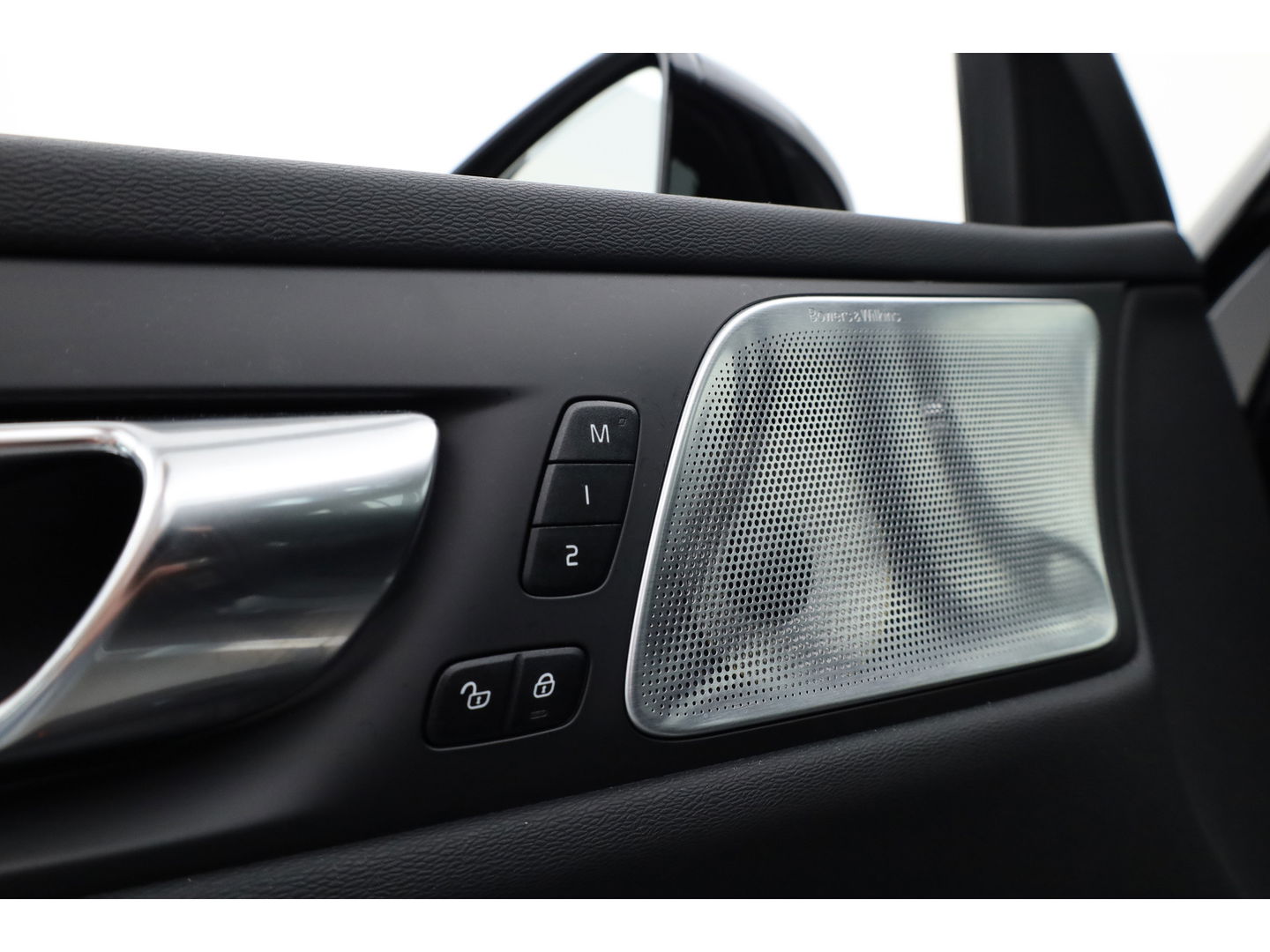 Volvo V60 Cross Country 2.0 B5 AWD Pro | Full Option | Pano | Massage | B&W audio | Ventilatie | HUD | Trekhaak