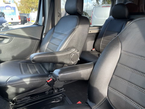 Renault Trafic 2.0 dCi 170pk automaat T29 L2H1 DC 5 persoons Luxe / vaste prijs rijklaar € 24.950 ex btw / lease vanaf € 407 / dubbele schuifdeur / trekhaak / camera / airco / cruise / navigatie !