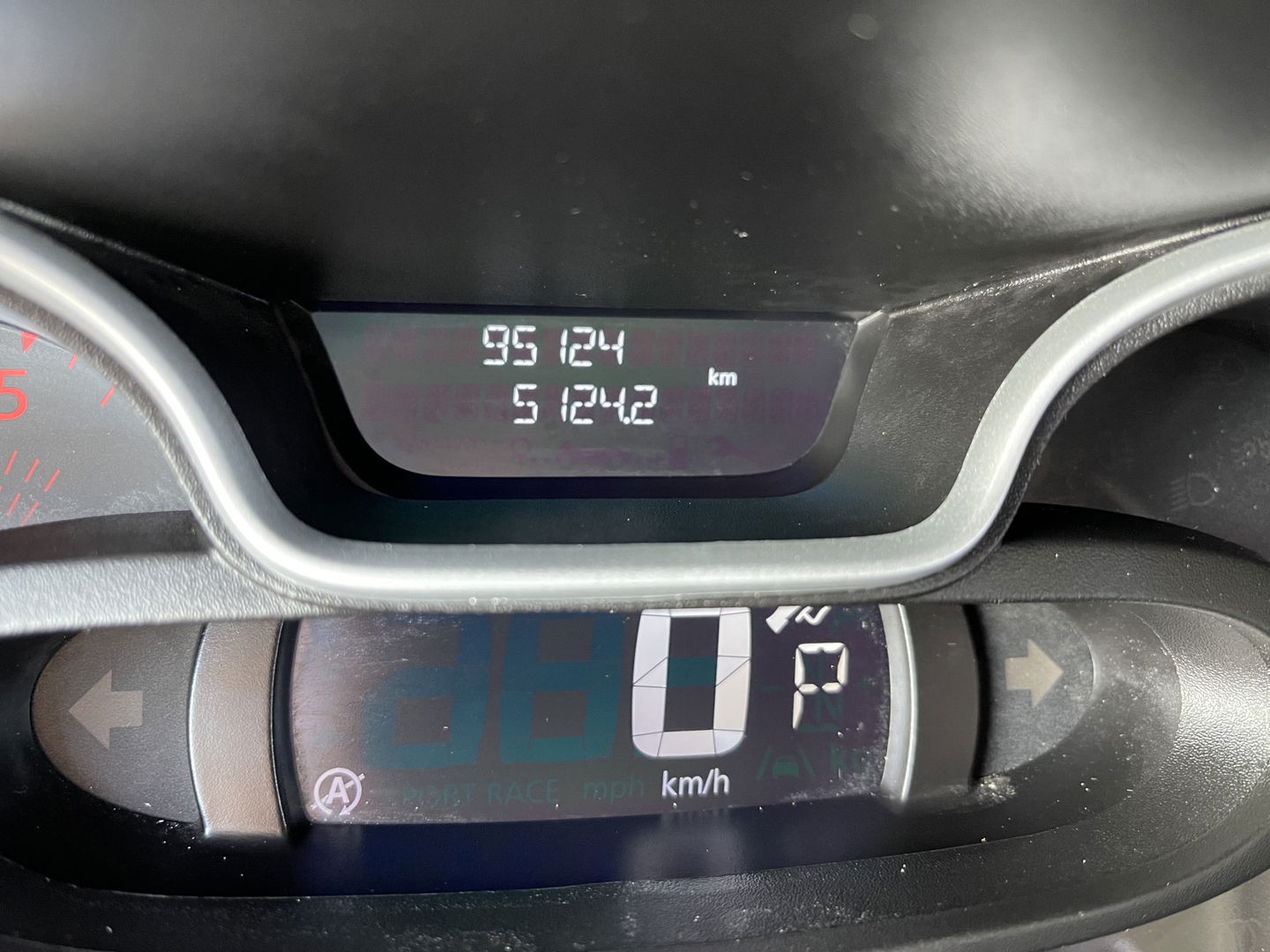 Renault Trafic 2.0 dCi 170pk automaat T29 L2H1 DC 5 persoons Luxe / vaste prijs rijklaar € 24.950 ex btw / lease vanaf € 407 / dubbele schuifdeur / trekhaak / camera / airco / cruise / navigatie !