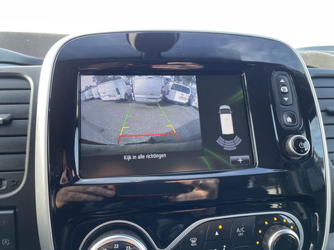 Renault Trafic 2.0 dCi 170pk automaat T29 L2H1 DC 5 persoons Luxe / vaste prijs rijklaar € 24.950 ex btw / lease vanaf € 407 / dubbele schuifdeur / trekhaak / camera / airco / cruise / navigatie !