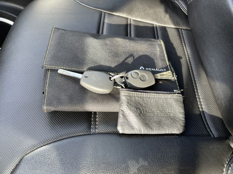 Renault Trafic 2.0 dCi 170pk automaat T29 L2H1 DC 5 persoons Luxe / vaste prijs rijklaar € 24.950 ex btw / lease vanaf € 407 / dubbele schuifdeur / trekhaak / camera / airco / cruise / navigatie !