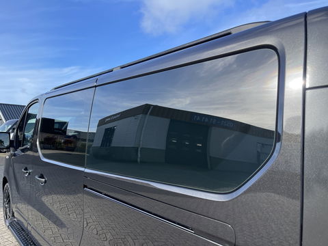 Renault Trafic 2.0 dCi 170pk automaat T29 L2H1 DC 5 persoons Luxe / vaste prijs rijklaar € 24.950 ex btw / lease vanaf € 407 / dubbele schuifdeur / trekhaak / camera / airco / cruise / navigatie !