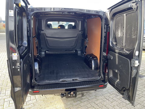 Renault Trafic 2.0 dCi 170pk automaat T29 L2H1 DC 5 persoons Luxe / vaste prijs rijklaar € 24.950 ex btw / lease vanaf € 407 / dubbele schuifdeur / trekhaak / camera / airco / cruise / navigatie !