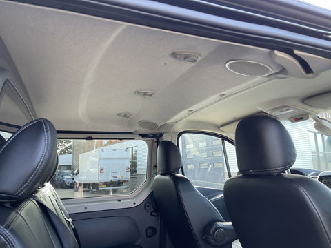 Renault Trafic 2.0 dCi 170pk automaat T29 L2H1 DC 5 persoons Luxe / vaste prijs rijklaar € 24.950 ex btw / lease vanaf € 407 / dubbele schuifdeur / trekhaak / camera / airco / cruise / navigatie !