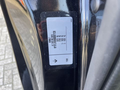 Renault Trafic 2.0 dCi 170pk automaat T29 L2H1 DC 5 persoons Luxe / vaste prijs rijklaar € 24.950 ex btw / lease vanaf € 407 / dubbele schuifdeur / trekhaak / camera / airco / cruise / navigatie !