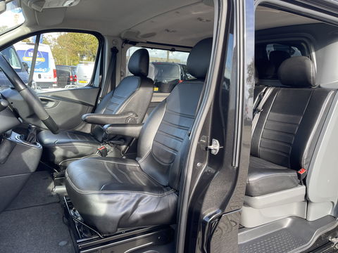 Renault Trafic 2.0 dCi 170pk automaat T29 L2H1 DC 5 persoons Luxe / vaste prijs rijklaar € 24.950 ex btw / lease vanaf € 407 / dubbele schuifdeur / trekhaak / camera / airco / cruise / navigatie !