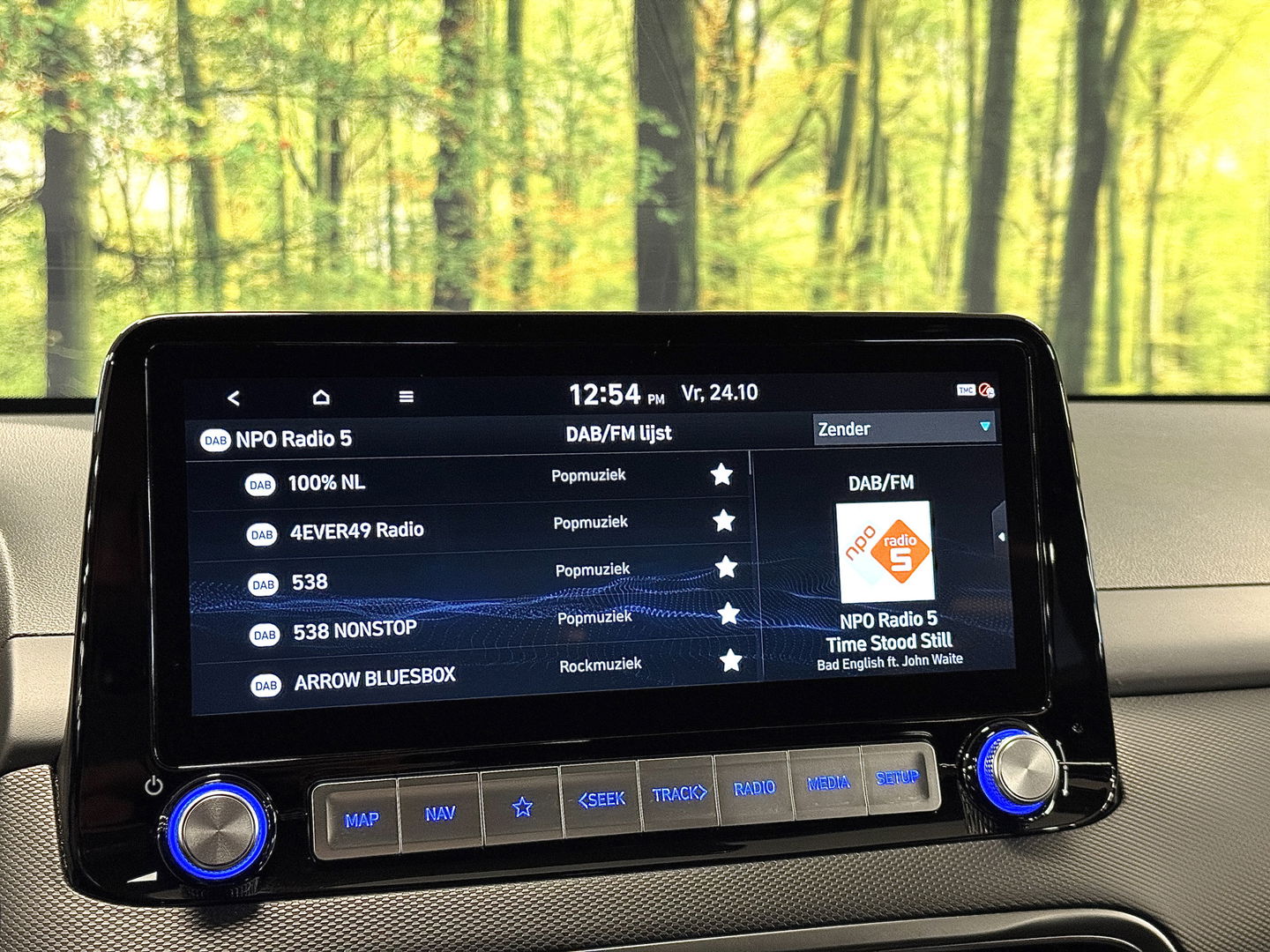 Hyundai KONA EV Comfort Smart 39 kWh | Standkachel | Krell Sound | Camera | Stuurwielverwarming | Stoelverwarming | Lane Assist | Dodehoeksensor | Adaptieve Cruise Control | DAB |