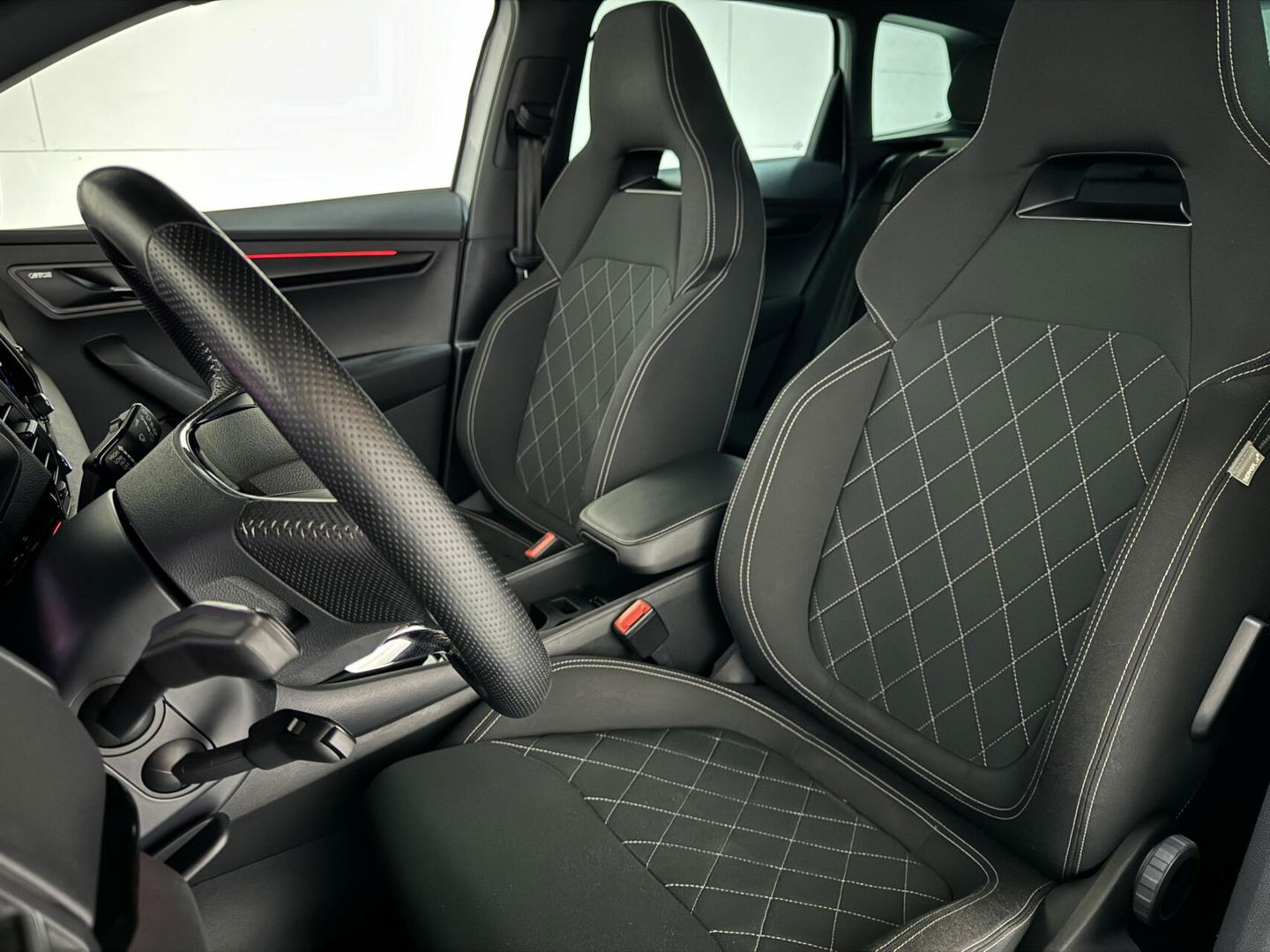 Škoda Karoq 1.5 TSI ACT Sportline Pano ACC Sfeer Canton Trekh. NAP