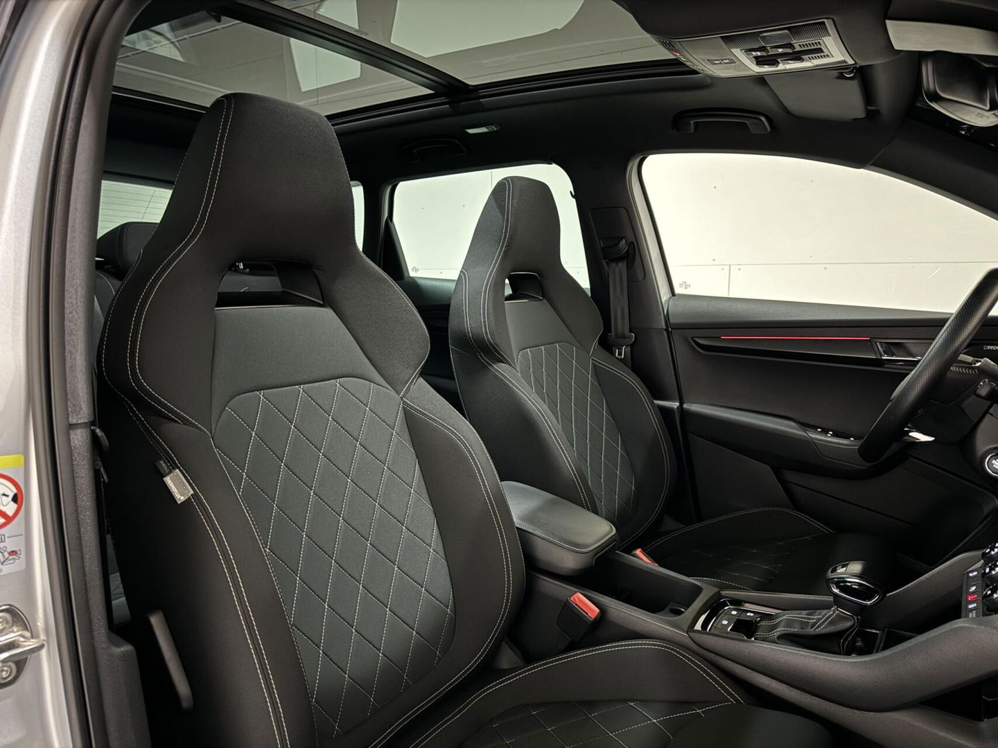 Škoda Karoq 1.5 TSI ACT Sportline Pano ACC Sfeer Canton Trekh. NAP