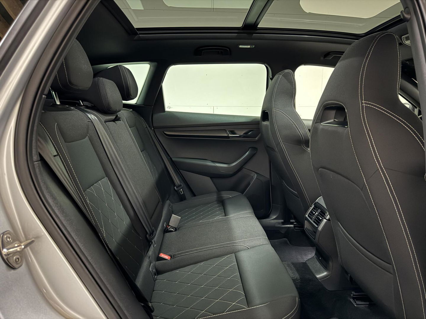 Škoda Karoq 1.5 TSI ACT Sportline Pano ACC Sfeer Canton Trekh. NAP