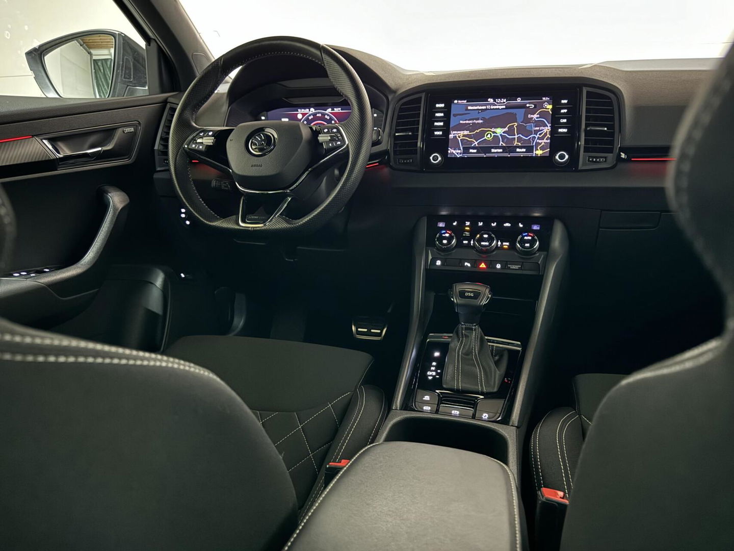 Škoda Karoq 1.5 TSI ACT Sportline Pano ACC Sfeer Canton Trekh. NAP