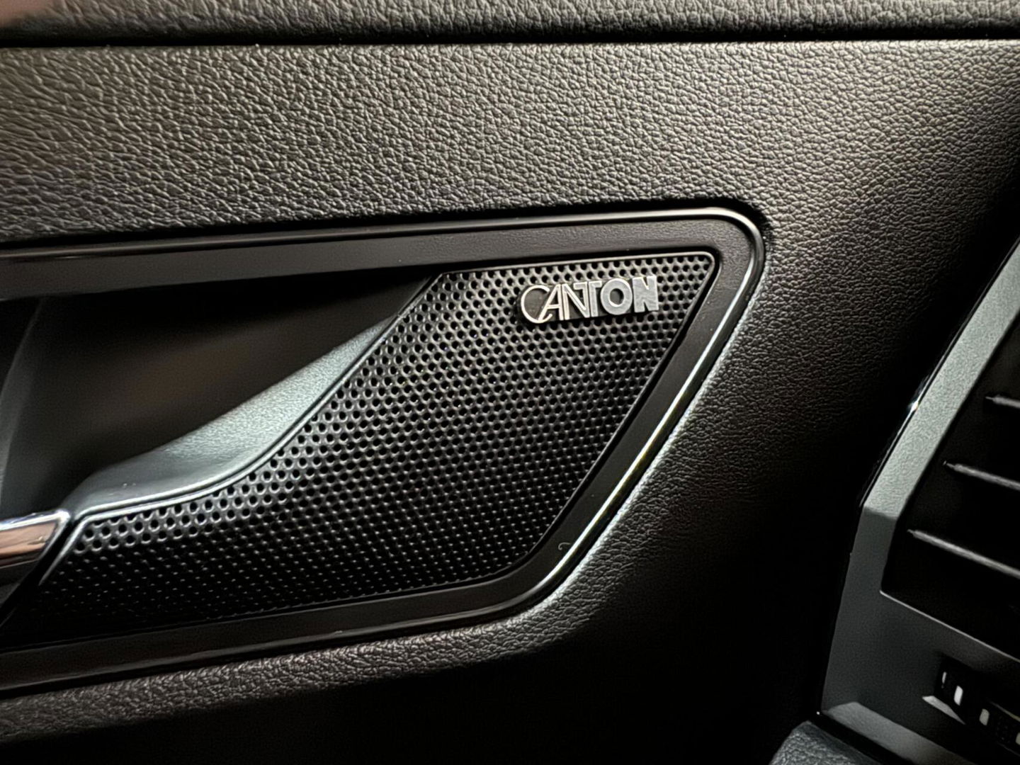 Škoda Karoq 1.5 TSI ACT Sportline Pano ACC Sfeer Canton Trekh. NAP