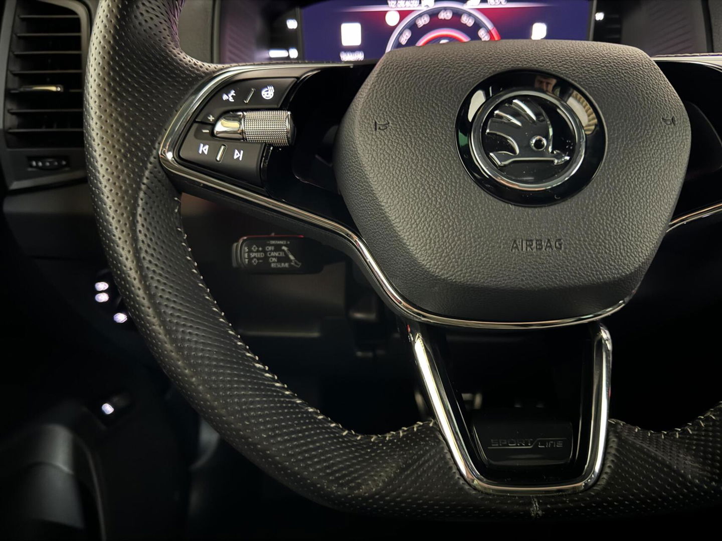 Škoda Karoq 1.5 TSI ACT Sportline Pano ACC Sfeer Canton Trekh. NAP