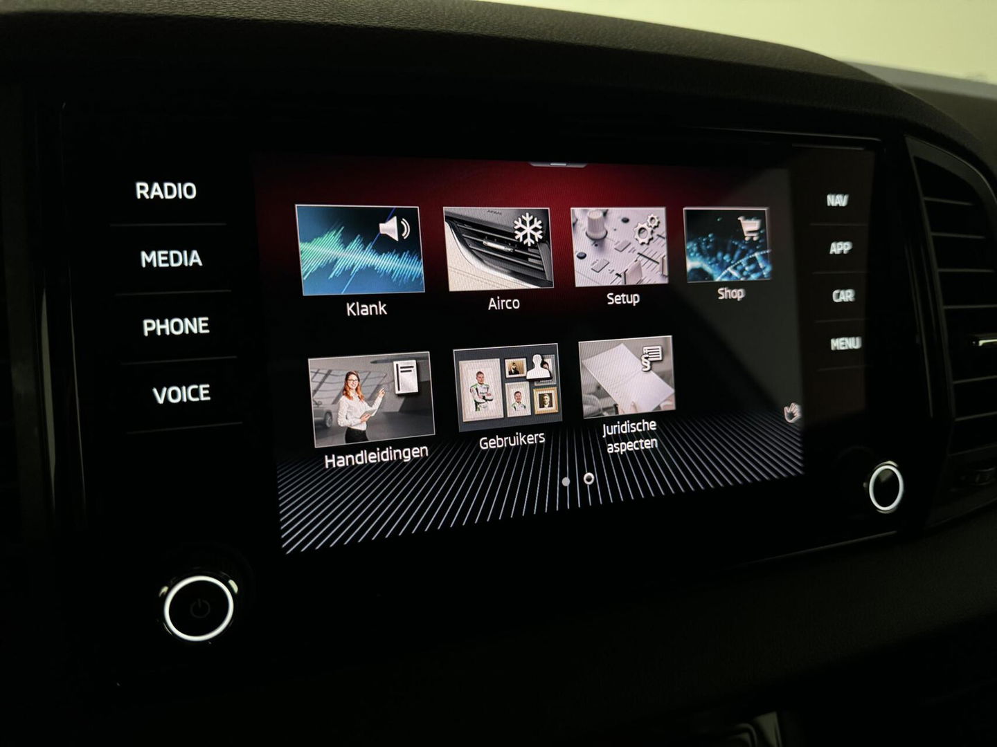 Škoda Karoq 1.5 TSI ACT Sportline Pano ACC Sfeer Canton Trekh. NAP