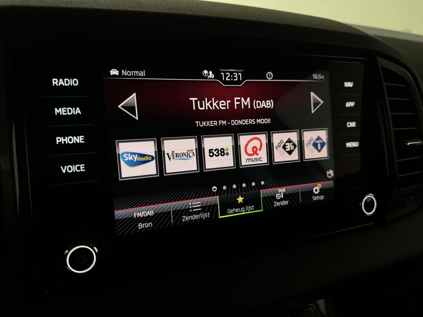 Škoda Karoq 1.5 TSI ACT Sportline Pano ACC Sfeer Canton Trekh. NAP