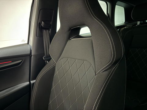 Škoda Karoq 1.5 TSI ACT Sportline Pano ACC Sfeer Canton Trekh. NAP