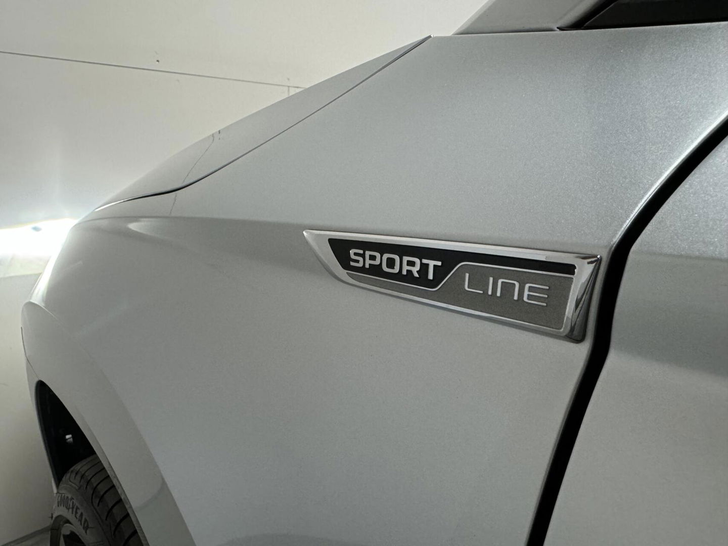 Škoda Karoq 1.5 TSI ACT Sportline Pano ACC Sfeer Canton Trekh. NAP