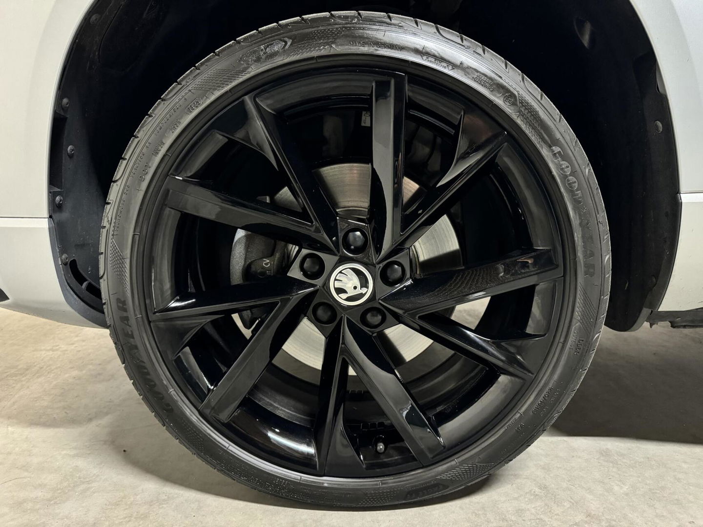 Škoda Karoq 1.5 TSI ACT Sportline Pano ACC Sfeer Canton Trekh. NAP