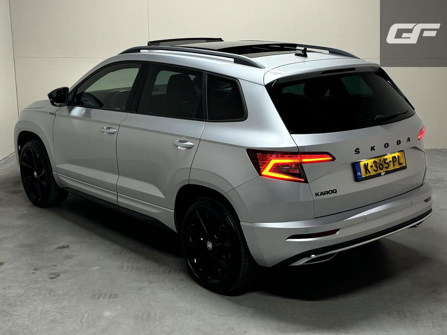 Škoda Karoq 1.5 TSI ACT Sportline Pano ACC Sfeer Canton Trekh. NAP