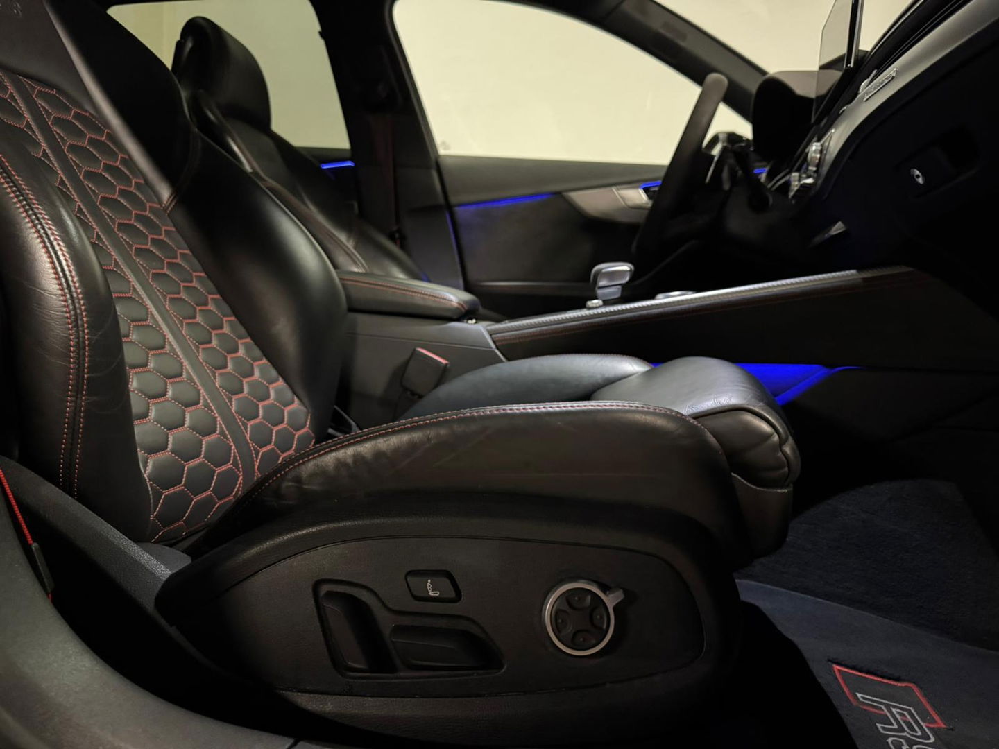 Audi RS4 Avant 2.9 TFSI RS 4 quattro PANO KEYLESS EVENTURI