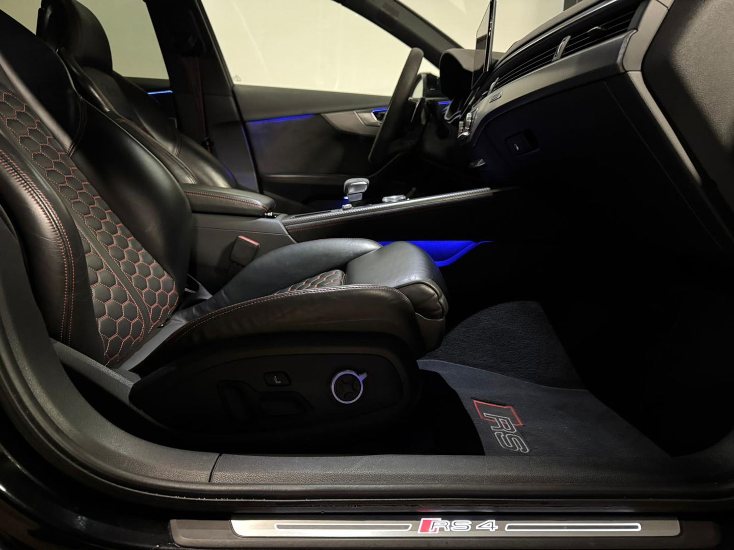 Audi RS4 Avant 2.9 TFSI RS 4 quattro PANO KEYLESS EVENTURI