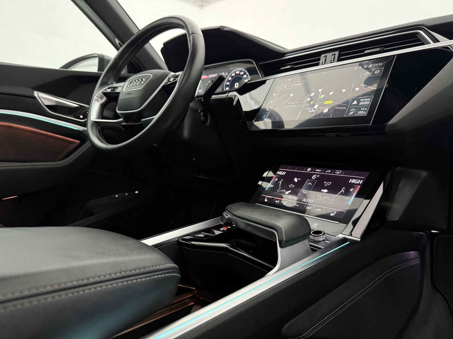 Audi e-tron 55 Quattro S-line 408PK 95 kWh | SOH 86% | Pano | Memory | Sfeer | 360° | Trekh. | Virtual | Carplay | NAP