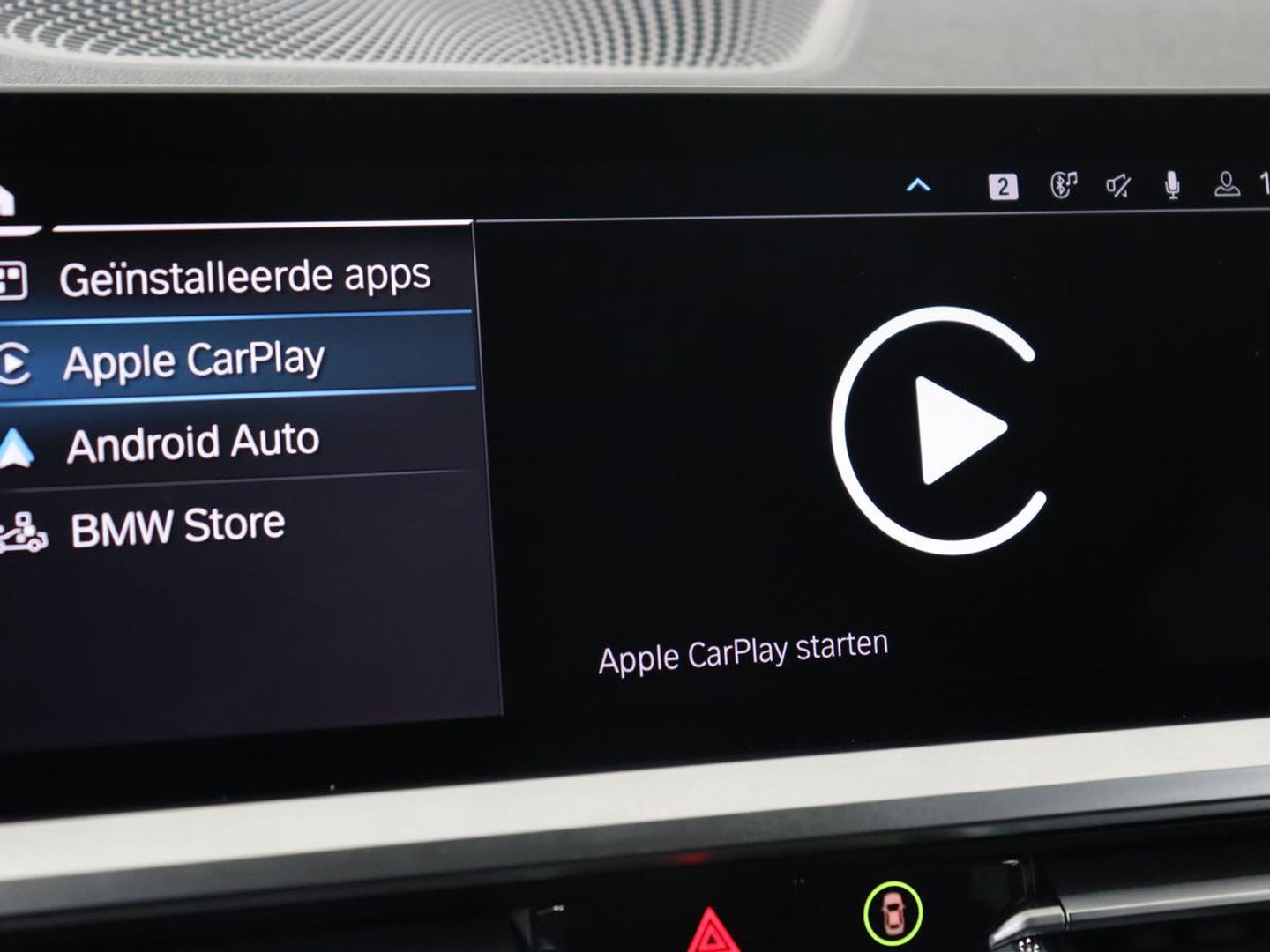 BMW 3-serie 330e Sport Line | Adaptive cruise | Stoelverwarming | Sportstoelen | Carplay | Sfeerverlichting | Live Cockpit | Navigatie | Half leder | DAB | Climate control | PHEV | Plug In