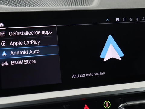 BMW 3-serie 330e Sport Line | Adaptive cruise | Stoelverwarming | Sportstoelen | Carplay | Sfeerverlichting | Live Cockpit | Navigatie | Half leder | DAB | Climate control | PHEV | Plug In