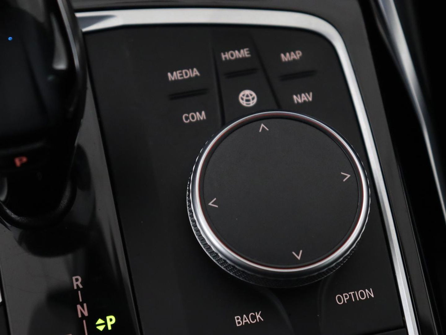 BMW 3-serie 330e Sport Line | Adaptive cruise | Stoelverwarming | Sportstoelen | Carplay | Sfeerverlichting | Live Cockpit | Navigatie | Half leder | DAB | Climate control | PHEV | Plug In