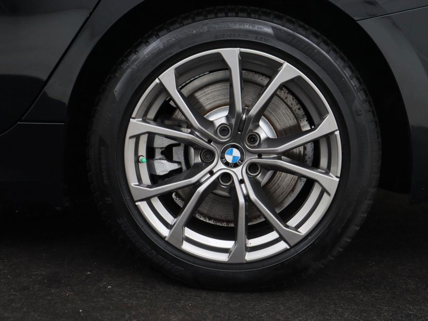 BMW 3-serie 330e Sport Line | Adaptive cruise | Stoelverwarming | Sportstoelen | Carplay | Sfeerverlichting | Live Cockpit | Navigatie | Half leder | DAB | Climate control | PHEV | Plug In