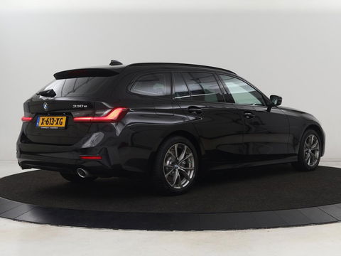 BMW 3-serie 330e Sport Line | Adaptive cruise | Stoelverwarming | Sportstoelen | Carplay | Sfeerverlichting | Live Cockpit | Navigatie | Half leder | DAB | Climate control | PHEV | Plug In
