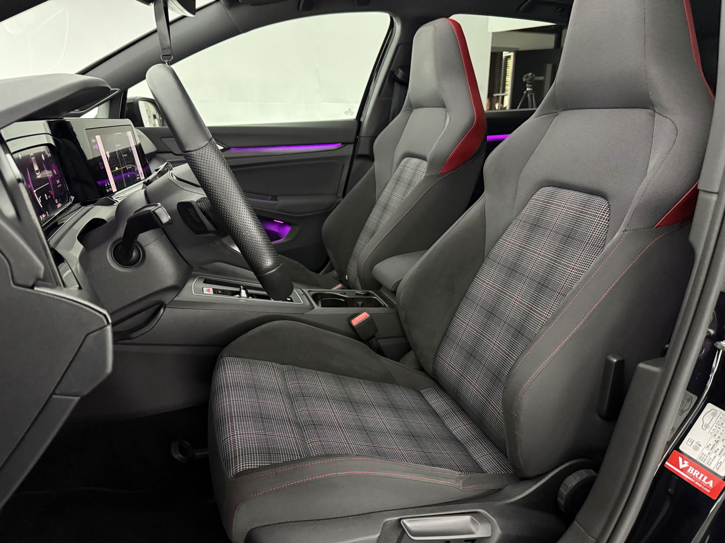 Volkswagen Golf 2.0 TSI GTI 245PK | Pano | Sfeerverl. | H/K | IQ-Light | Virtual | Carplay | Camera | Adaptive Cruise | Stoel/Stuurverw.