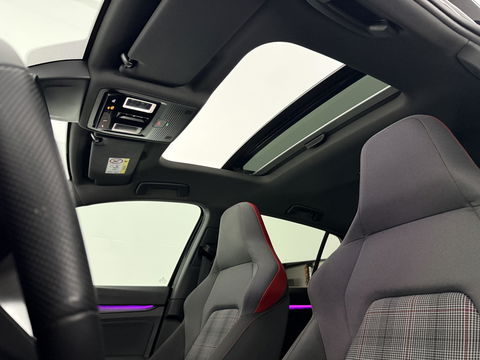 Volkswagen Golf 2.0 TSI GTI 245PK | Pano | Sfeerverl. | H/K | IQ-Light | Virtual | Carplay | Camera | Adaptive Cruise | Stoel/Stuurverw.