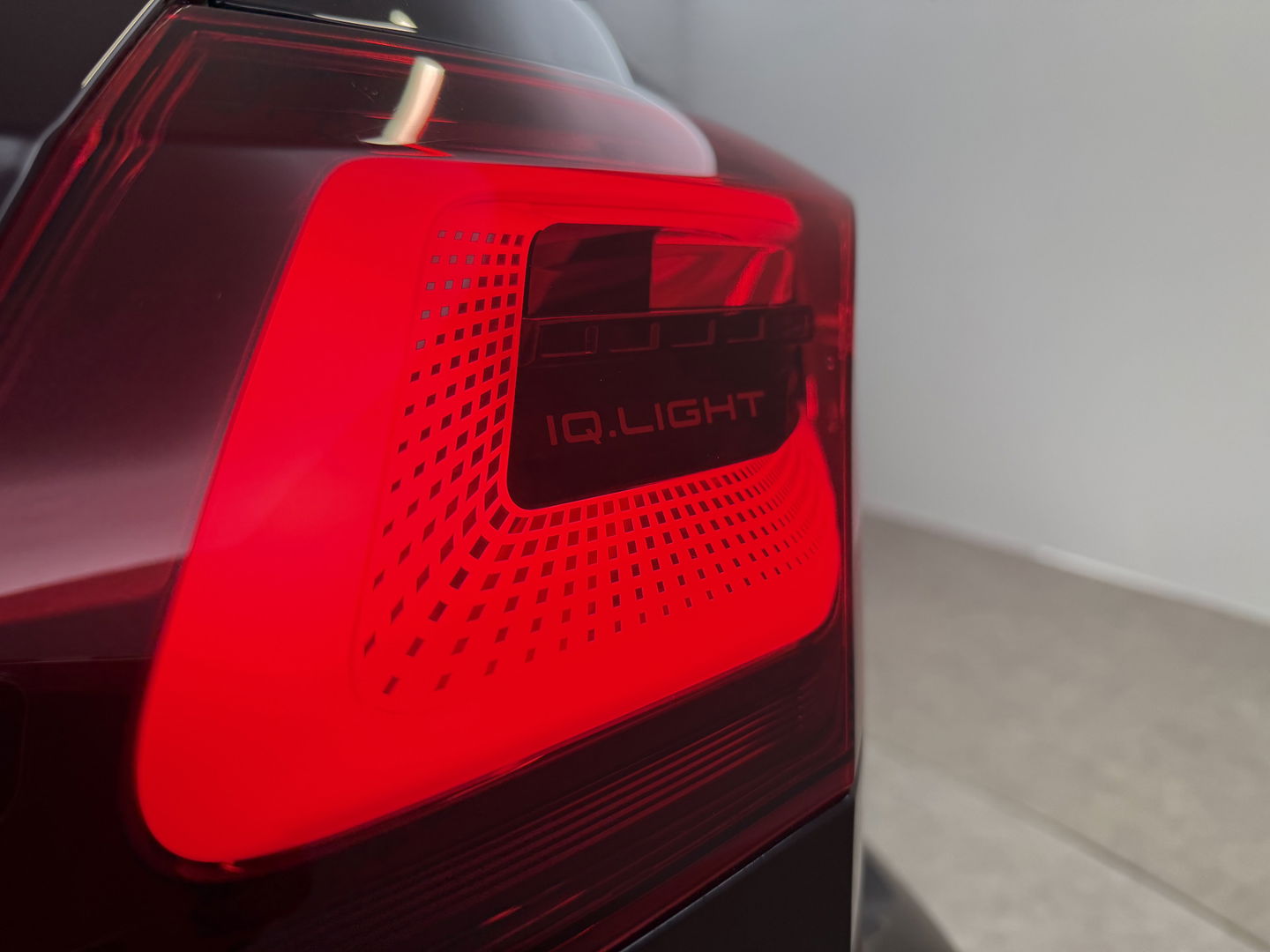 Volkswagen Golf 2.0 TSI GTI 245PK | Pano | Sfeerverl. | H/K | IQ-Light | Virtual | Carplay | Camera | Adaptive Cruise | Stoel/Stuurverw.