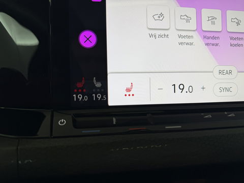 Volkswagen Golf 2.0 TSI GTI 245PK | Pano | Sfeerverl. | H/K | IQ-Light | Virtual | Carplay | Camera | Adaptive Cruise | Stoel/Stuurverw.