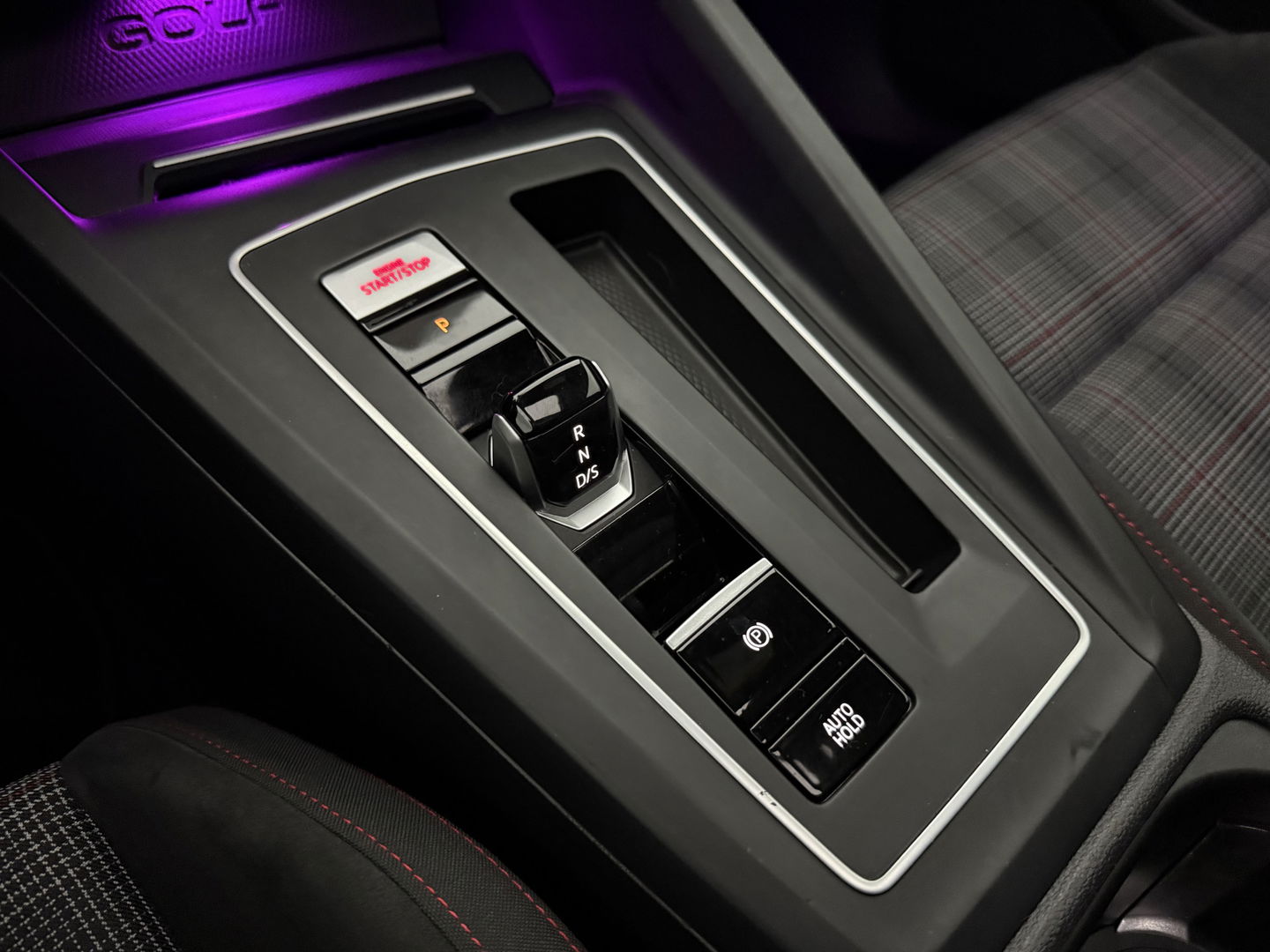 Volkswagen Golf 2.0 TSI GTI 245PK | Pano | Sfeerverl. | H/K | IQ-Light | Virtual | Carplay | Camera | Adaptive Cruise | Stoel/Stuurverw.