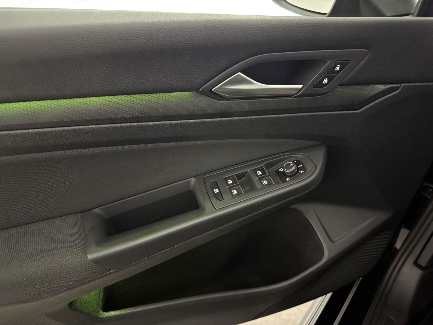 Volkswagen Golf 2.0 TSI GTI 245PK | Pano | Sfeerverl. | H/K | IQ-Light | Virtual | Carplay | Camera | Adaptive Cruise | Stoel/Stuurverw.