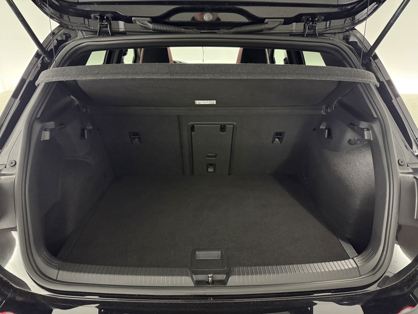 Volkswagen Golf 2.0 TSI GTI 245PK | Pano | Sfeerverl. | H/K | IQ-Light | Virtual | Carplay | Camera | Adaptive Cruise | Stoel/Stuurverw.