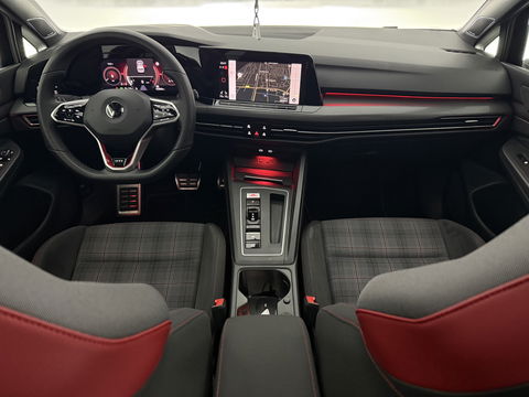Volkswagen Golf 2.0 TSI GTI 245PK | Pano | Sfeerverl. | H/K | IQ-Light | Virtual | Carplay | Camera | Adaptive Cruise | Stoel/Stuurverw.