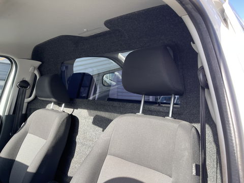 Volkswagen Amarok 3.0 TDI 164pk 4 Motion Plus Cab Trendline / 2 persoons / vaste prijs rijklaar € 19.950 ex btw / lease vanaf € / 4x4 / airco / mag 3000 kg trekken / euro 6 diesel / bpm vrij