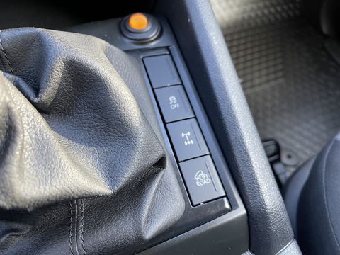 Volkswagen Amarok 3.0 TDI 164pk 4 Motion Plus Cab Trendline / 2 persoons / vaste prijs rijklaar € 19.950 ex btw / lease vanaf € / 4x4 / airco / mag 3000 kg trekken / euro 6 diesel / bpm vrij