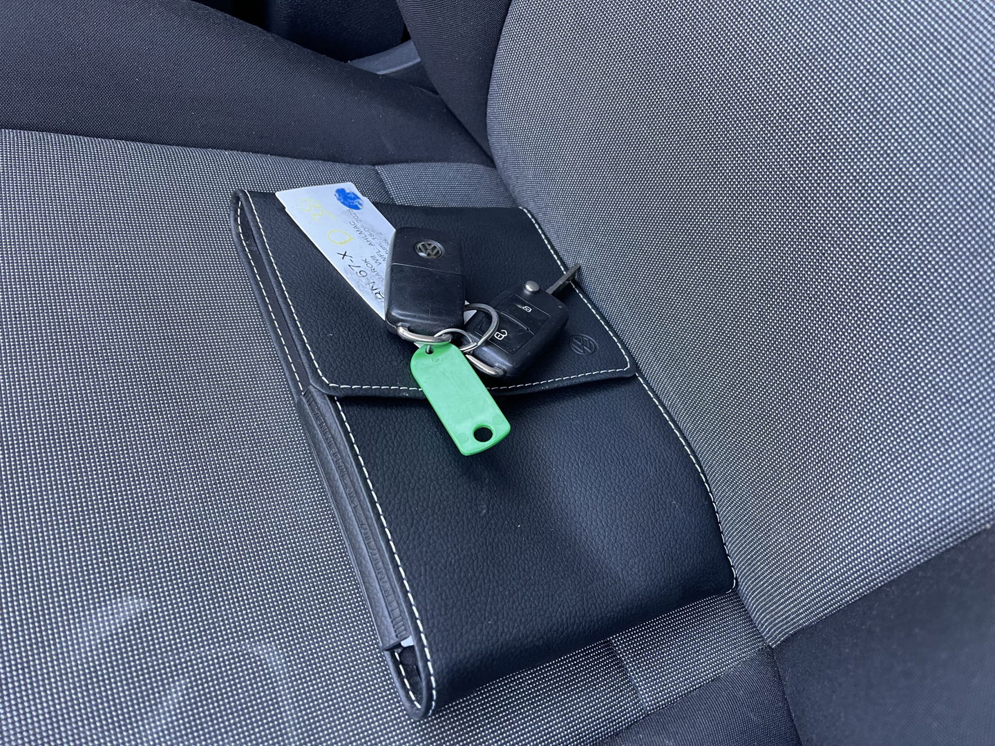 Volkswagen Amarok 3.0 TDI 164pk 4 Motion Plus Cab Trendline / 2 persoons / vaste prijs rijklaar € 19.950 ex btw / lease vanaf € / 4x4 / airco / mag 3000 kg trekken / euro 6 diesel / bpm vrij