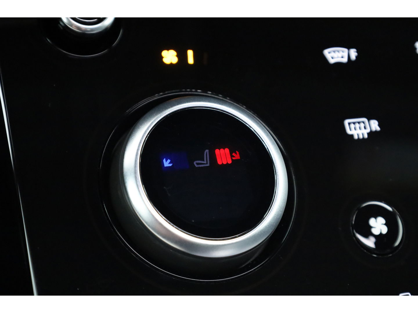 Land Rover Range Rover Evoque 1.5 P300e AWD R-Dynamic S | Pano | Adapt. Cruise | Keyless | 20'' | Camera | Stoelverw. | Leder | Navi