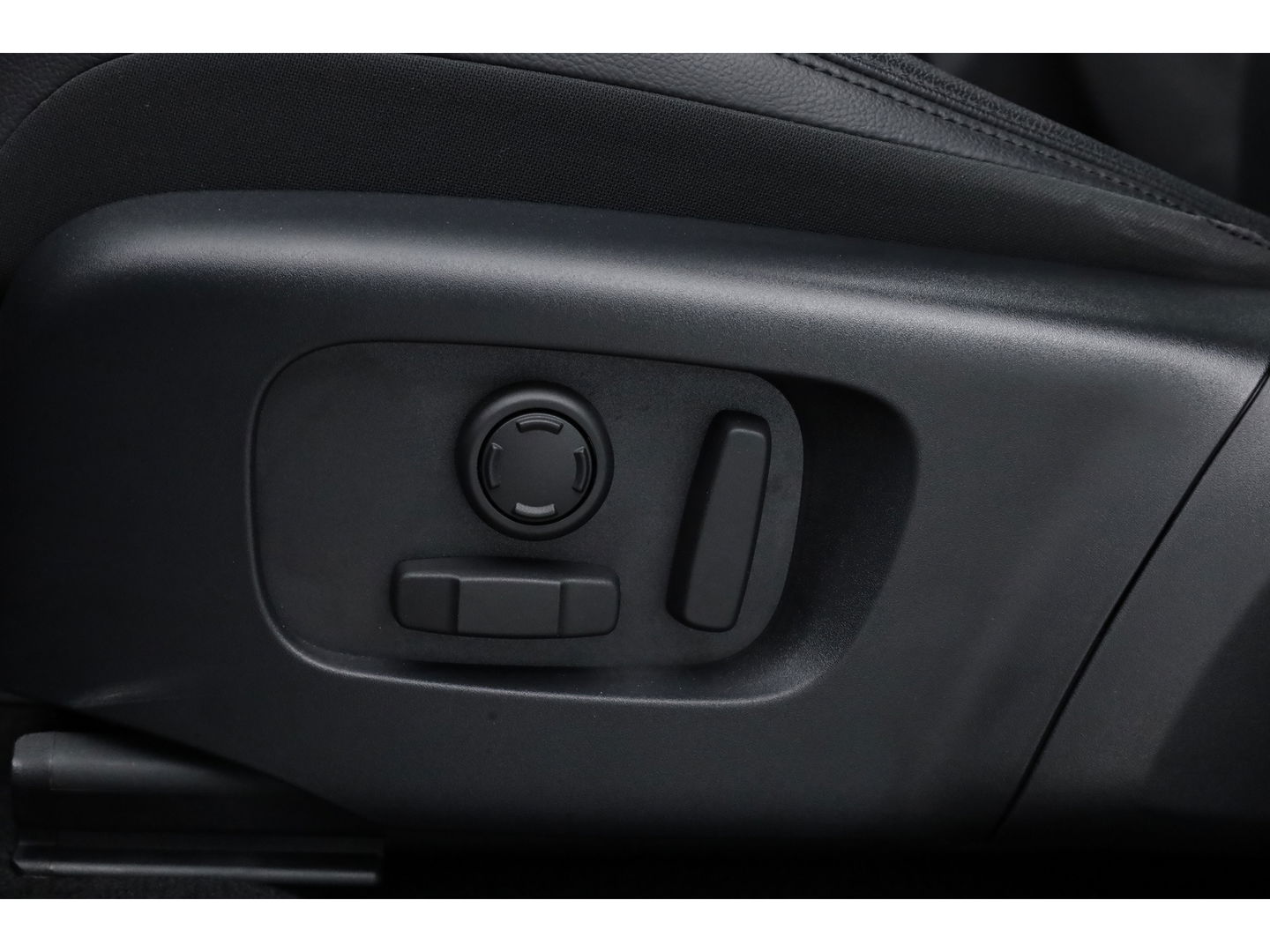 Land Rover Range Rover Evoque 1.5 P300e AWD R-Dynamic S | Pano | Adapt. Cruise | Keyless | 20'' | Camera | Stoelverw. | Leder | Navi